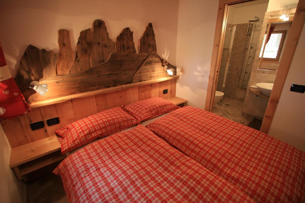 Chalet Pian 캄피텔로디파사 객실 사진