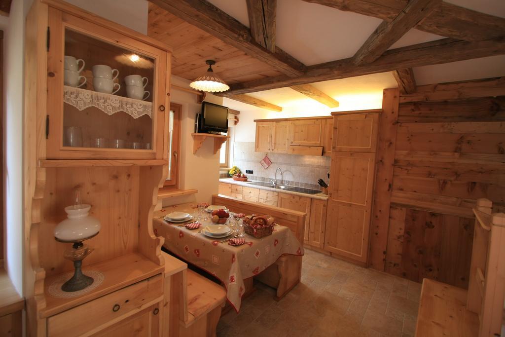 Chalet Pian 캄피텔로디파사 객실 사진