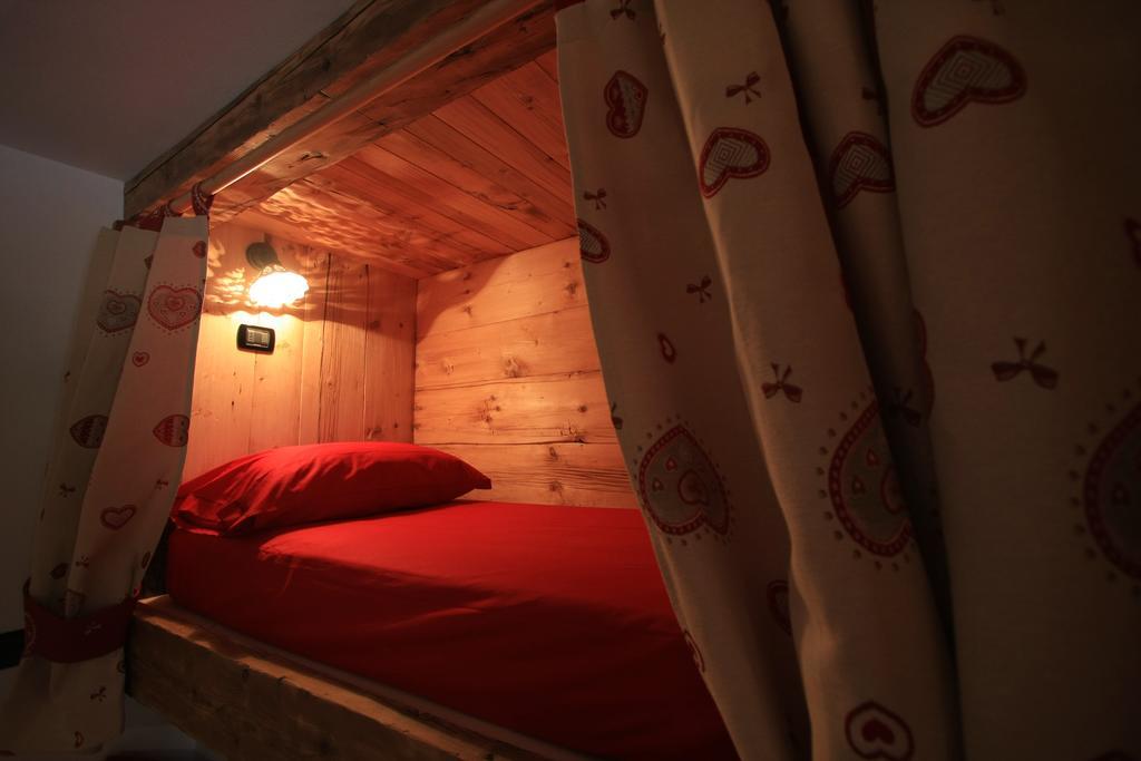 Chalet Pian 캄피텔로디파사 객실 사진